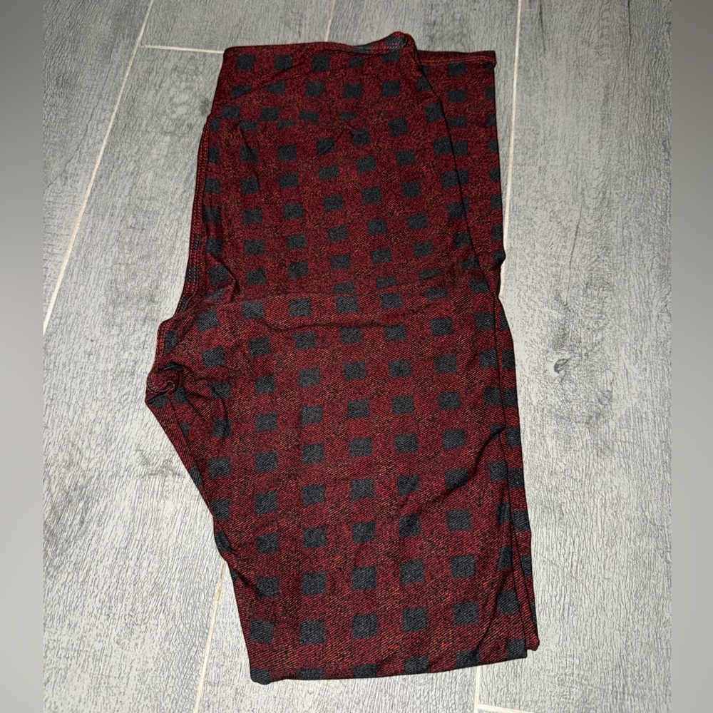 Lularoe Red and Black Checkered OS Leggings | Christmas | Holiday